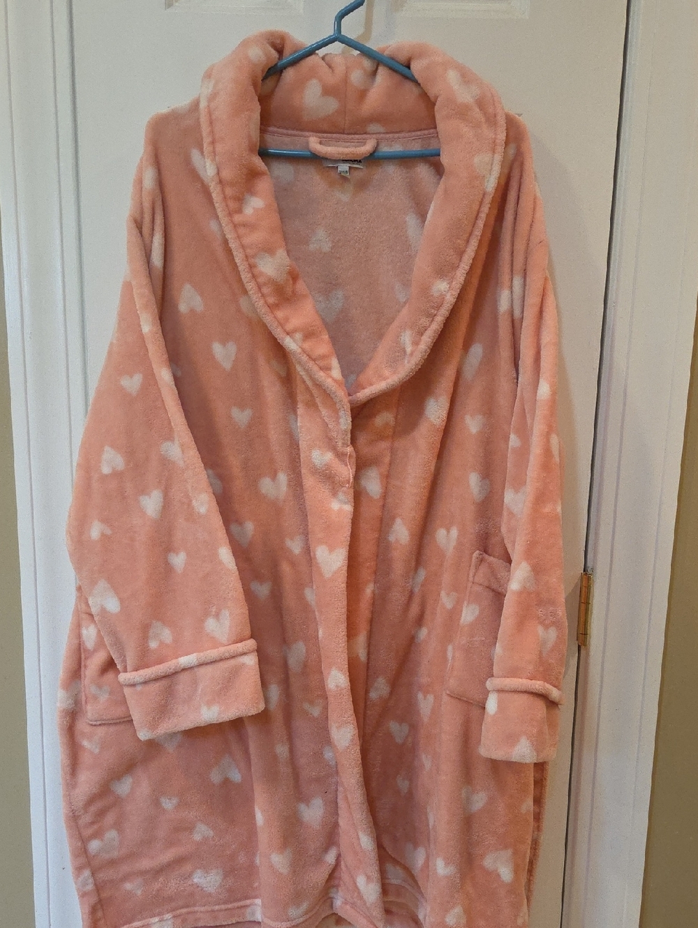 Sonoma Plush Hooded Robe in Light Pink with White Hearts
